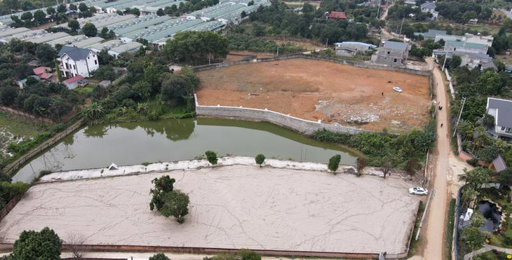 Cũng tại xã Cổ Đông, khu đất phân lô này đang được môi giới giới thiệu ra thị trường với 120 lô đất nền