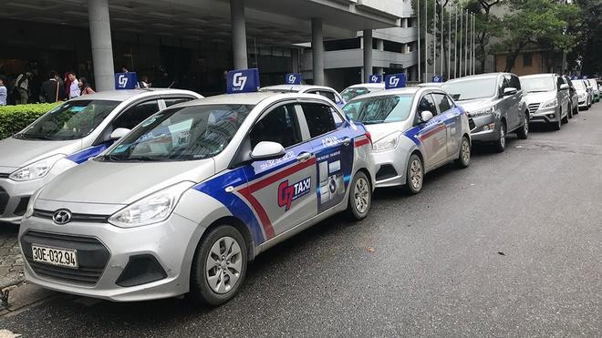 Có 5 doanh nghiệp taxi giữ giá, trong khi 6 doanh nghiệp khác tăng 5 - 12% do giá xăng dầu tăng cao
