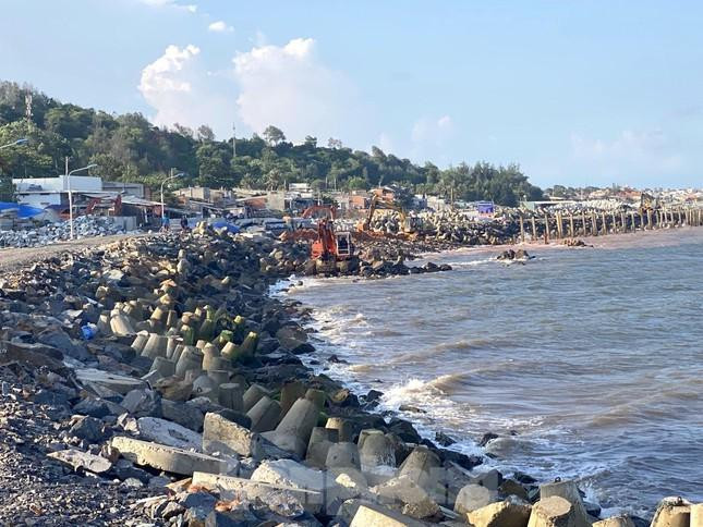 Dự án kè chống sạt lở bờ biển tại khu phố 5, phường Đức Long và thôn Tiến Đức, xã Tiến Thành, TP.Phan Thiết đang bị C01 điều tra.