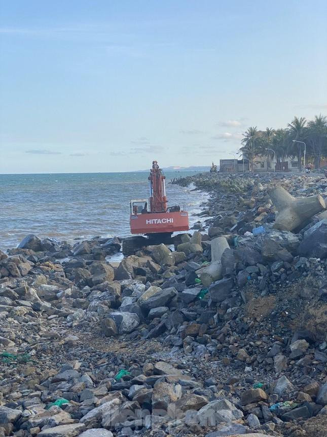 Dự án kè chống sạt lở bờ biển tại khu phố 5, phường Đức Long và thôn Tiến Đức, xã Tiến Thành, TP.Phan Thiết bị tố cáo làm sai vị ví.