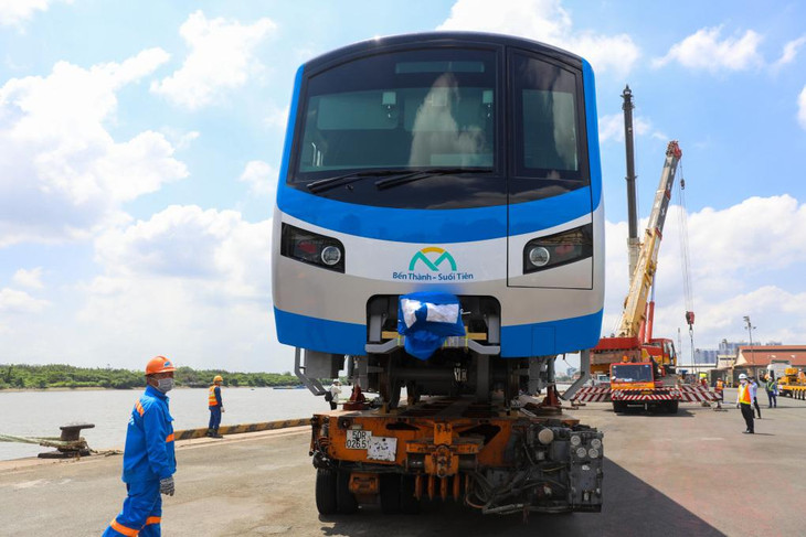 Đoàn tàu Metro cập cảng Khánh Hội Đoàn tàu Metro cập cảng Khánh Hội