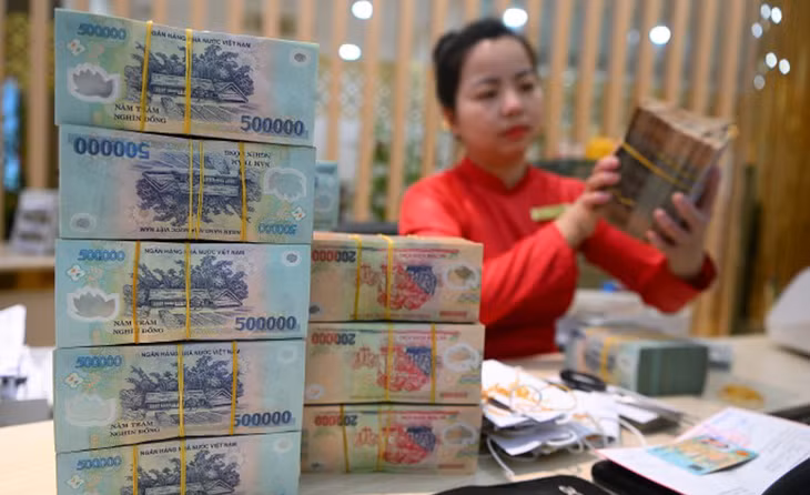 Giao dịch tại một ngân hàng thương mại