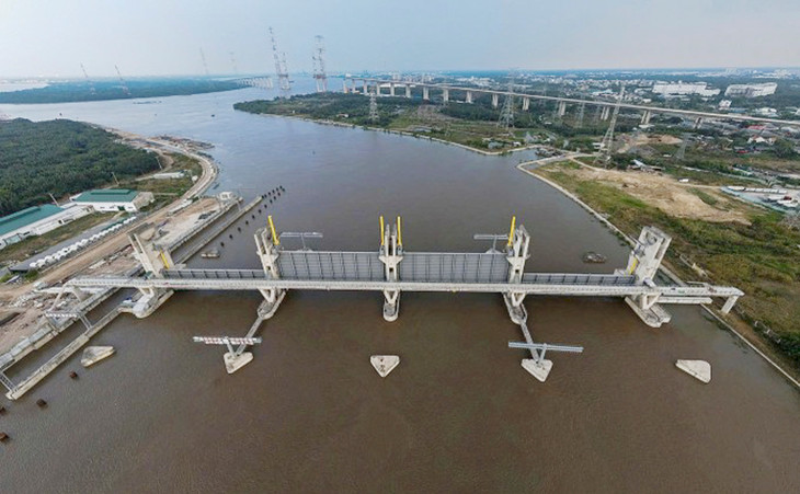 Cống Mương Chuối - một trong các cống ngăn triều lớn thuộc dự án