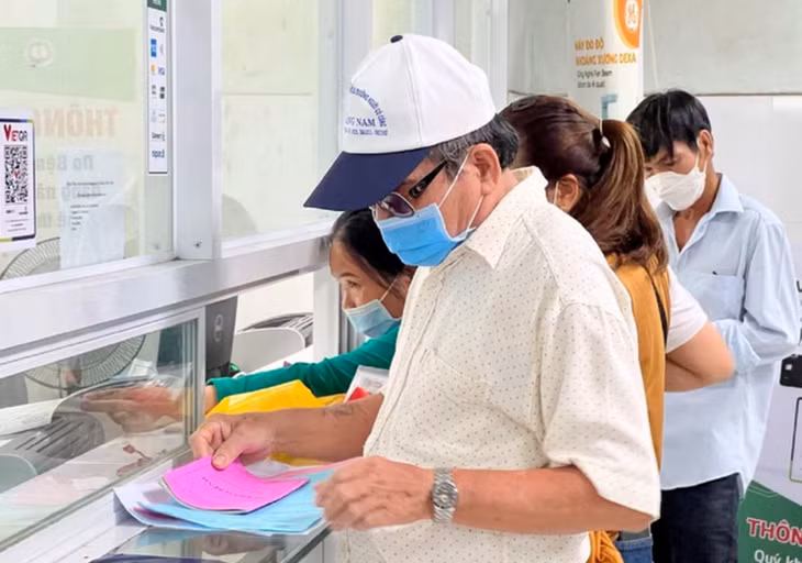 Người dân đi khám chữa bệnh BHYT tại Quảng Nam