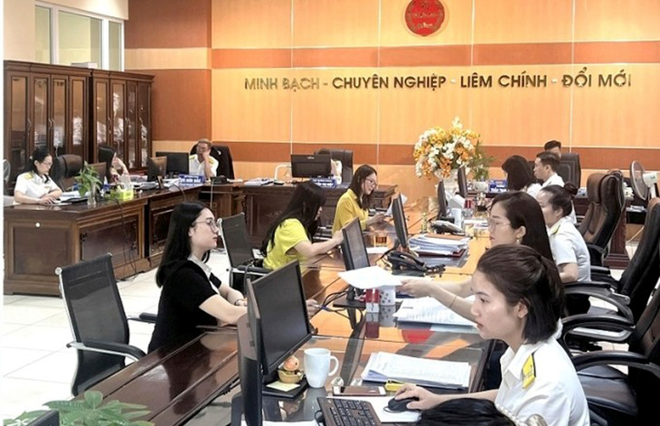 Công chức ngành thuế