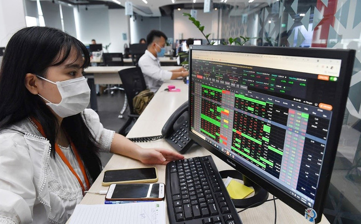 VN-Index quay trở lại mốc 1.200 điểm, cao nhất kể từ cuối tháng 9 năm ngoái VN-Index quay trở lại mốc 1.200 điểm, cao nhất kể từ cuối tháng 9 năm ngoái