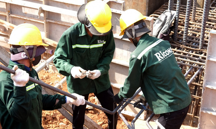 Công nhân ở lại làm việc được hưởng đầy đủ chế độ, đãi ngộ và chăm lo dịp Tết Công nhân ở lại làm việc được hưởng đầy đủ chế độ, đãi ngộ và chăm lo dịp Tết