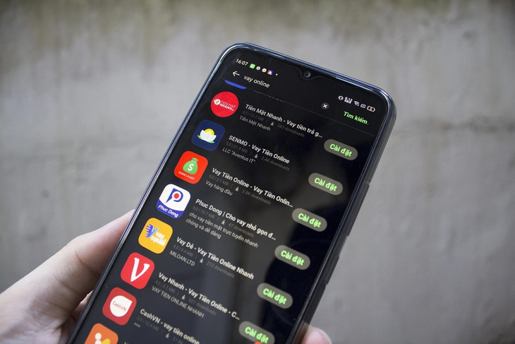 Hiện một số công ty lấy danh nghĩa mô hình cho vay ngang hàng để quảng cáo sai sự thật, hứa hẹn lợi nhuận cao, lãi suất cao để lừa đảo, chiếm đoạt tiền vốn của người dân. Ảnh minh hoạ