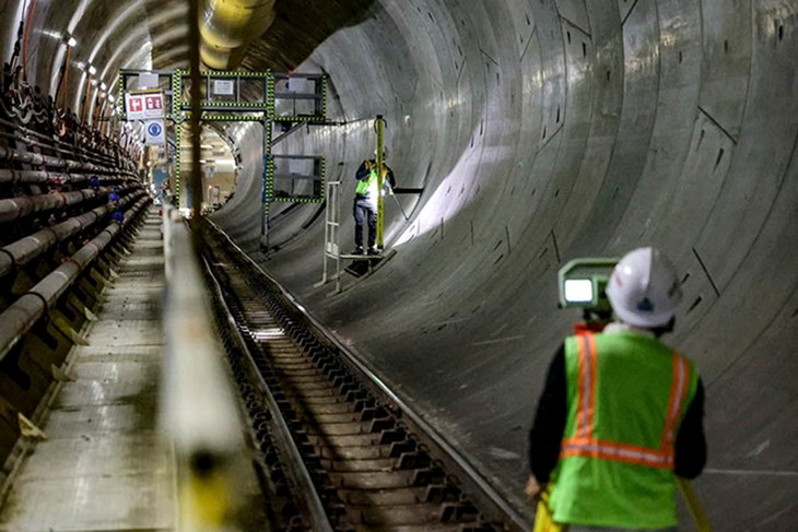 Việc thi công khoan hầm được tiến hành với sự cẩn trọng và giám sát nghiêm ngặt