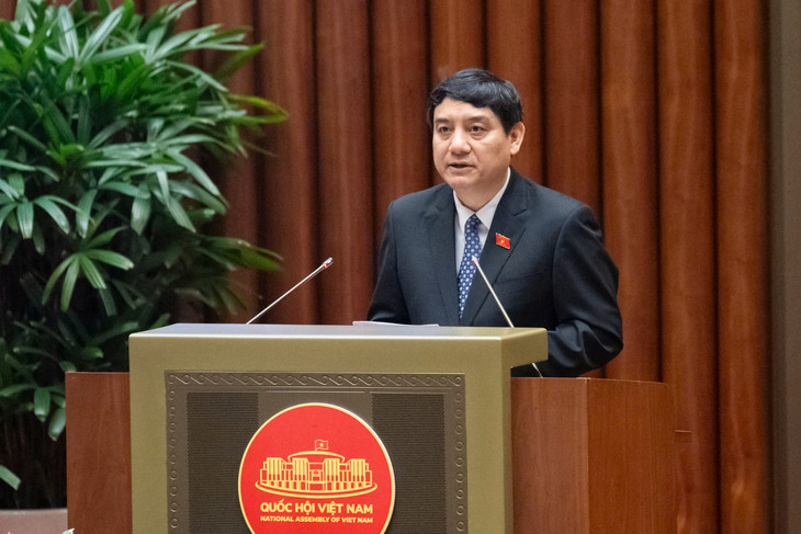 Chủ nhiệm Ủy ban Văn hóa và Xã hội Nguyễn Đắc Vinh trình bày Báo cáo giải trình, tiếp thu, chỉnh lý dự thảo Luật Nhà giáo