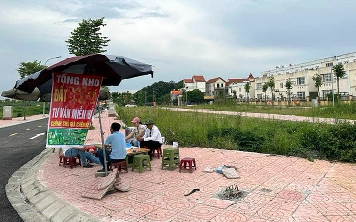 Nhóm môi giới chào bán các lô đất huyện ven Hà Nội