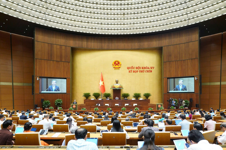 Quốc hội nghe Ủy viên Ủy ban Thường vụ Quốc hội Lê Quang Huy trình bày Báo cáo giải trình, tiếp thu, chỉnh lý dự thảo Luật Hóa chất (sửa đổi)