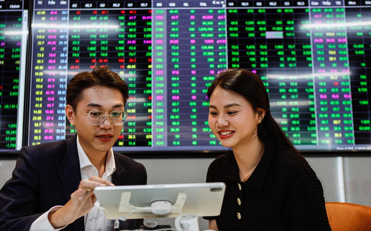 Chứng khoán tăng mạnh trong ngày đầu vận hành hệ thống KRX