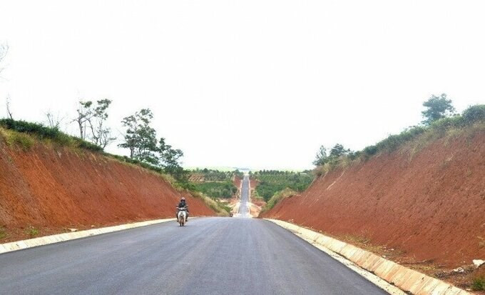 Bộ Giao thông vận tải đã rà soát, ưu tiên cân đối khoảng 1.200 tỷ đồng để triển khai Dự án đường Hồ Chí Minh đoạn Chợ Chu - ngã ba Trung Sơn qua địa bàn tỉnh Thái Nguyên. Ảnh minh họa