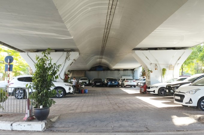 Bãi trông xe dưới gầm cầu vành đai 2 Hà Nội Bãi trông xe dưới gầm cầu vành đai 2 Hà Nội
