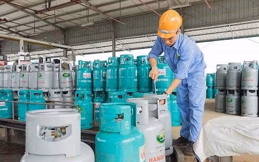 Giá bán lẻ gas trong tháng 8 giảm tháng thứ tư liên tiếp