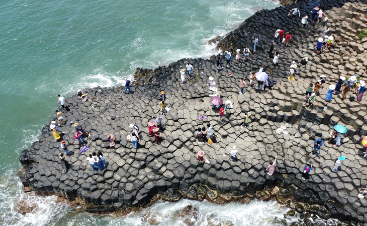 Gành Đá Đĩa, danh thắng nổi tiếng ở Phú Yên