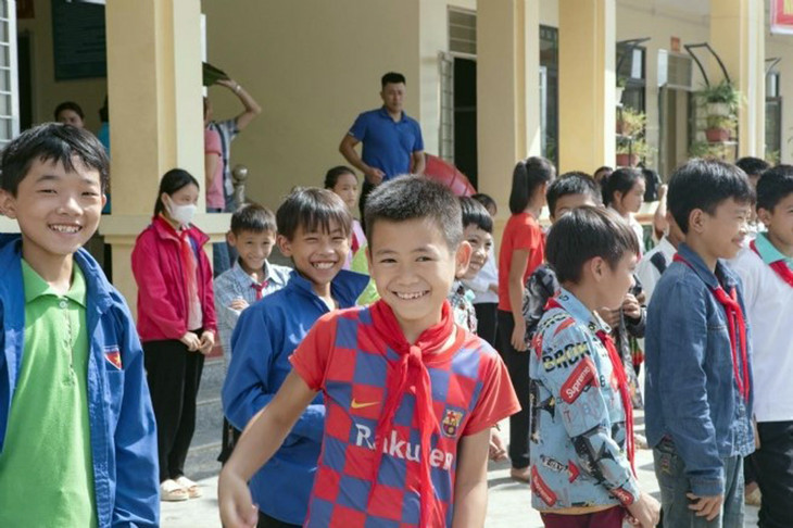 Nụ cười hồn nhiên của các em học sinh
