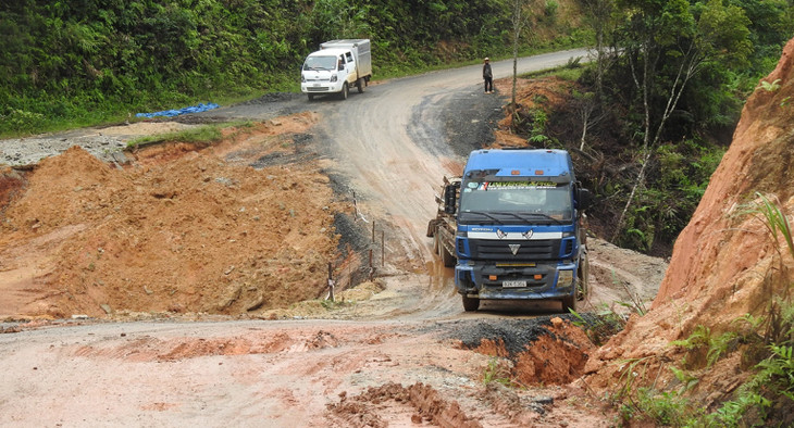 Việc cải tạo, nâng cấp Tỉnh lộ 676 nối huyện Kon Plông, tỉnh Kon Tum với các huyện Sơn Tây, Sơn Hà, tỉnh Quảng Ngãi gặp khó do vướng giải phóng mặt bằng Việc cải tạo, nâng cấp Tỉnh lộ 676 nối huyện Kon Plông, tỉnh Kon Tum với các huyện Sơn Tây, Sơn Hà, tỉnh Quảng Ngãi gặp khó do vướng giải phóng mặt bằng