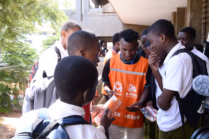 Dịch vụ di động của Viettel ở được thiết kế để trở nên dễ tiếp cận với học sinh.