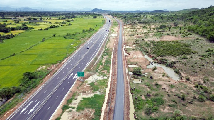 Khu đất rộng 5 ha cả hai bên đường phải và trái được quy hoạch trạm dừng nghỉ trên cao tốc Vĩnh Hảo - Phan Thiết