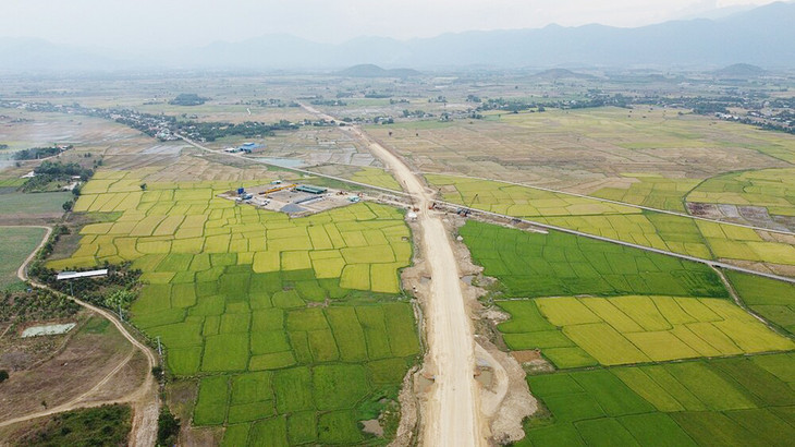 Một đoạn cao tốc Khánh Hòa - Buôn Ma Thuột đang được thi công