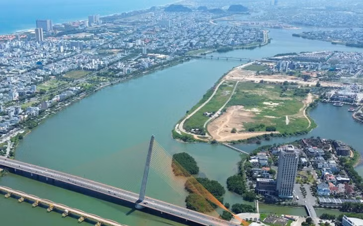 Vệt đất trống chuẩn bị làm công viên, nằm gần cầu Trần Thị Lý