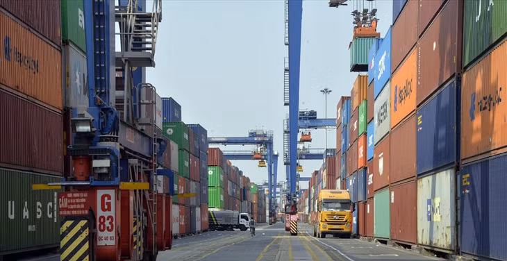 Từ 0h ngày 1/4/2022, TP.HCM chính thức triển khai thu phí sử dụng hạ tầng cảng biển.