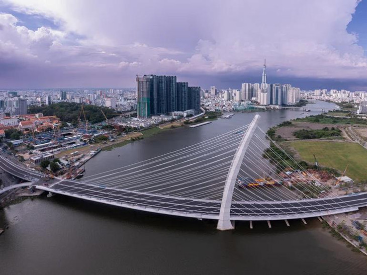 Cầu Thủ Thiêm 2 bắc qua sông Sài Gòn, nối quận 1 và TP Thủ Đức được khởi công từ năm 2015, tổng vốn đầu tư gần 3.100 tỷ đồng. Tháng 9/2021, cầu hợp long và dự kiến hoàn thành, thông xe vào dịp 30/4 Cầu Thủ Thiêm 2 bắc qua sông Sài Gòn, nối quận 1 và TP Thủ Đức được khởi công từ năm 2015, tổng vốn đầu tư gần 3.100 tỷ đồng. Tháng 9/2021, cầu hợp long và dự kiến hoàn thành, thông xe vào dịp 30/4