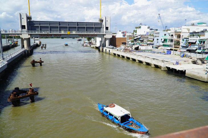 Công trường thi công cống Tân Thuận - một trong 6 cống ngăn triều thuộc dự án Công trường thi công cống Tân Thuận - một trong 6 cống ngăn triều thuộc dự án