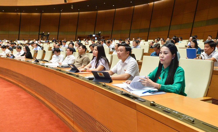 Các đại biểu tham gia phiên chất vấn