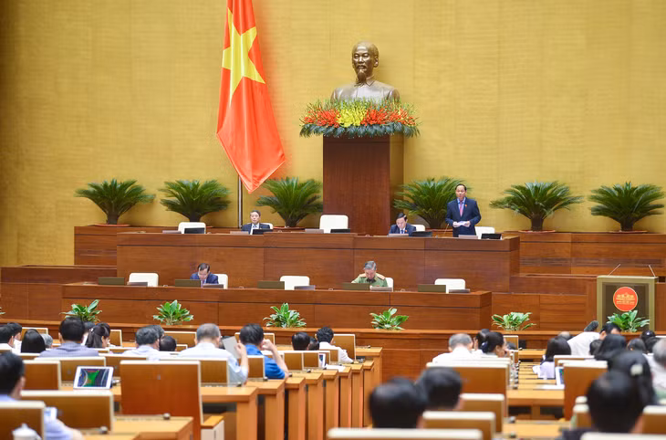 Phó Chủ tịch Quốc hội Trần Quang Phương điều hành phiên thảo luận