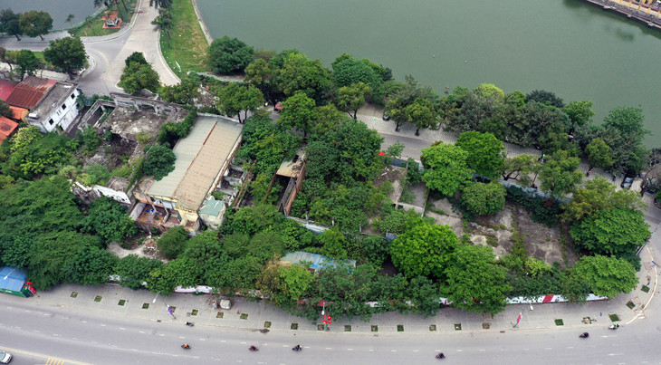 Khu đất dự án công viên Hello Kitty nằm trên đường Yên Phụ, giáp Hồ Tây