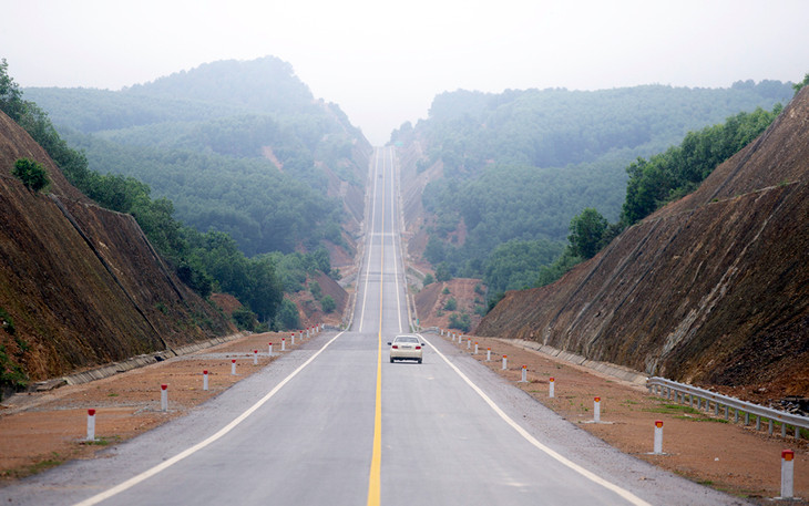 Một đoạn cao tốc Cam Lộ - La Sơn Một đoạn cao tốc Cam Lộ - La Sơn