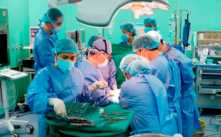 Một ca phẫu thuật ghép gan tại Bệnh viện Nhi Đồng 2