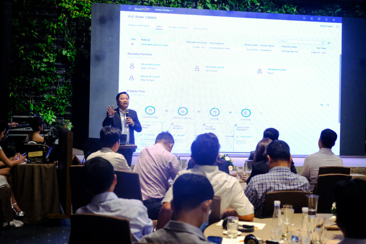 Ông Sơn Trần - Presale Lead, SAP Việt Nam - giới thiệu các đổi mới của giải pháp SAP S/4HANA Public Cloud.