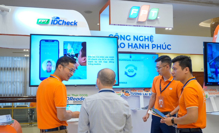 Loạt giải pháp của FPT IS nhận được nhiều sự quan tâm tại Diễn đàn Vietnam - Asia DX Summit 2023.