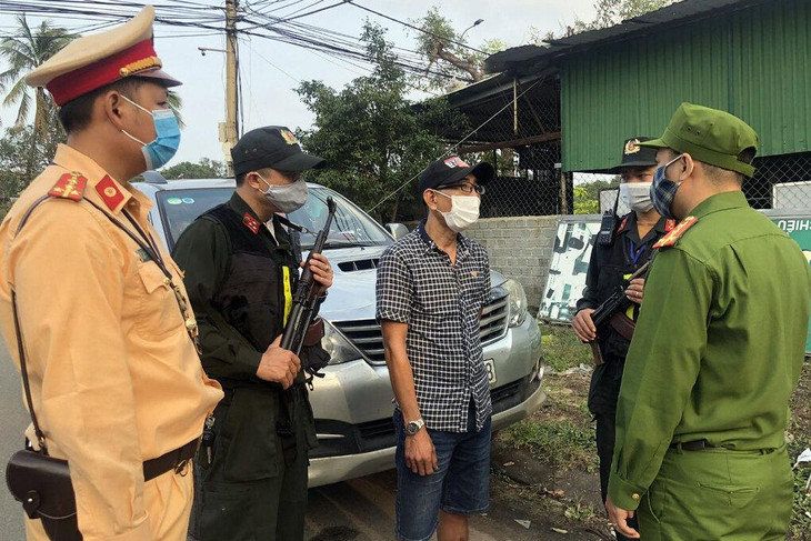 Tài xế Nguyện làm việc với công an