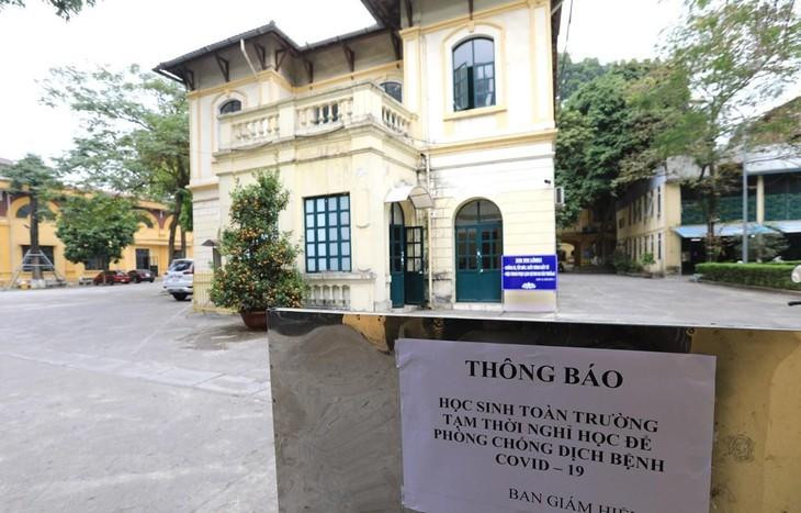 Trường THPT Phan Đình Phùng thông báo cho học sinh nghỉ học để phòng chống dịch
