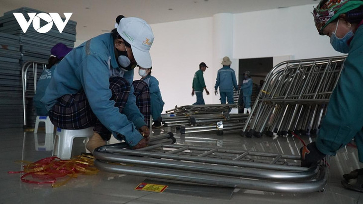 Ai cũng làm việc khẩn trương để sớm chuyển ra Hải Dương