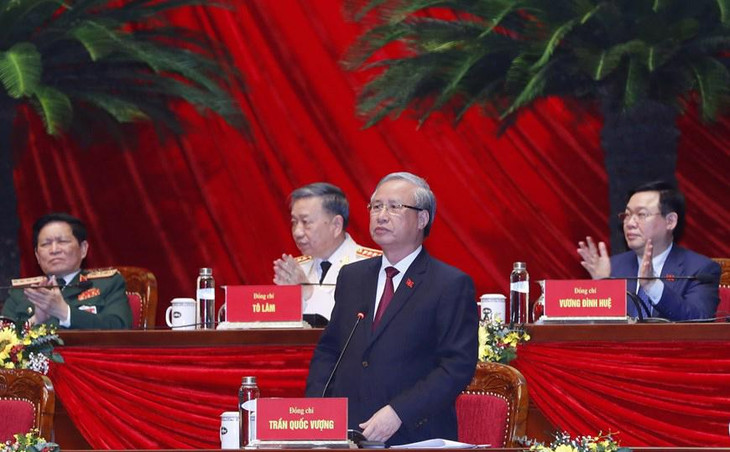 Ủy viên Bộ Chính trị, Thường trực Ban Bí thư Trần Quốc Vượng thay mặt Đoàn Chủ tịch điều hành phiên họp. Ảnh: TTXVN