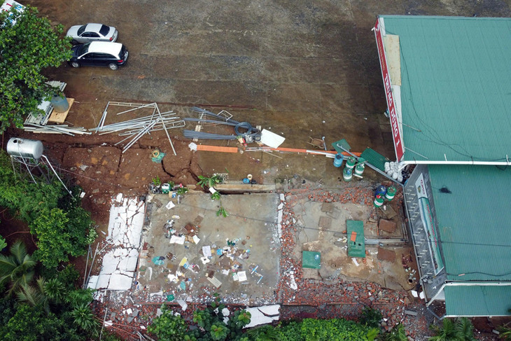 Điểm lún nứt bên quốc lộ 14, đoạn qua xã Quảng Tín