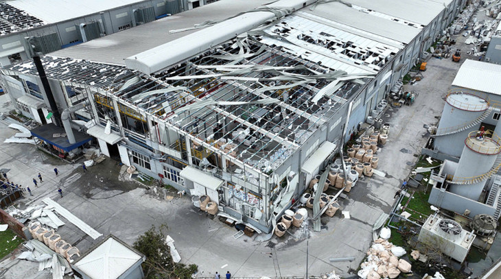 Nhà xưởng của Công ty Jinka ở khu công nghiệp Đồ Sơn, Hải Phòng bị hư hỏng nặng sau bão