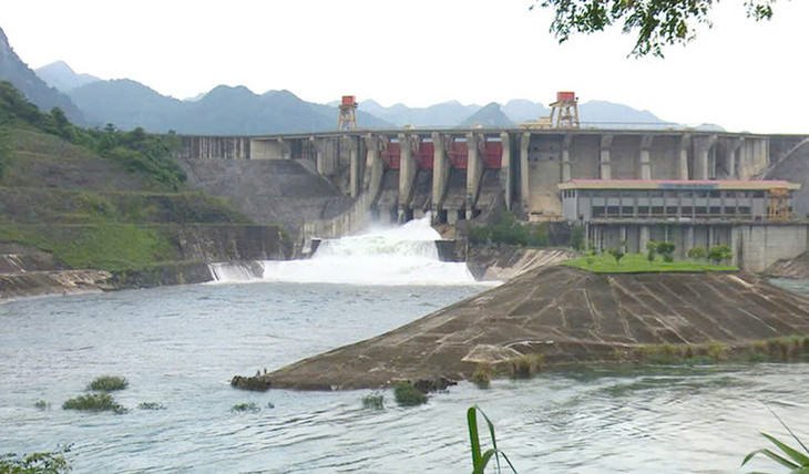 Hiện hồ thủy điện Tuyên Quang còn mở 1 cửa xả đáy. Ảnh minh họa
