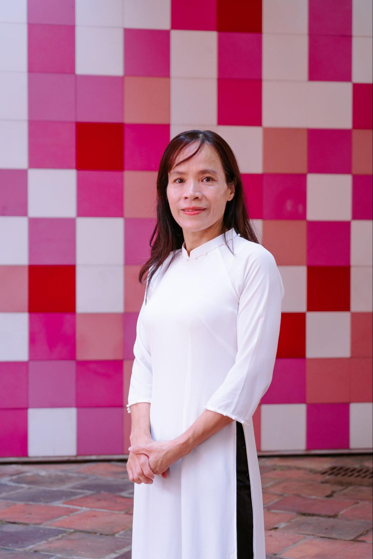 Chị Xuân Thu thể hiện sự tự hào về sự tiến bộ của con gái tại TH School Chị Xuân Thu thể hiện sự tự hào về sự tiến bộ của con gái tại TH School