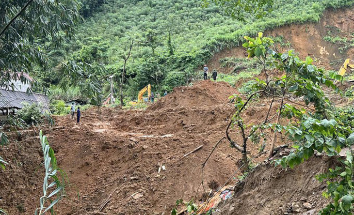 Xử lý điểm sạt lở trên Quốc lộ 279 qua Lào Cai Xử lý điểm sạt lở trên Quốc lộ 279 qua Lào Cai