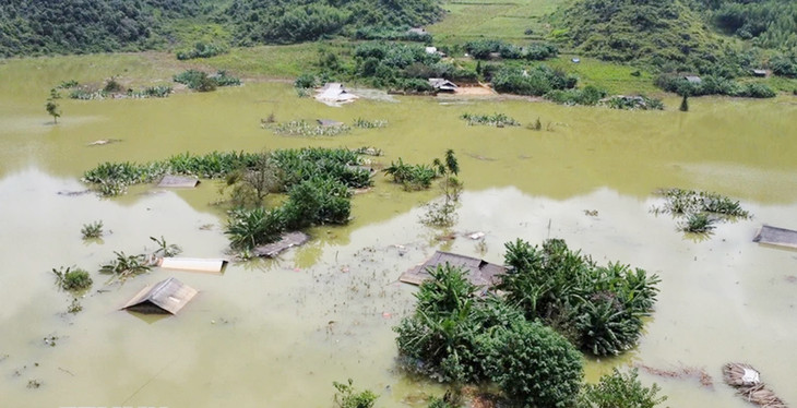 Xóm Lũng Cắm, xã Huy Giáp huyện Bảo Lạc, tỉnh Cao Bằng ngập sâu trong nước.