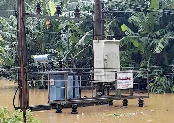 Một trạm biến áp trên địa bàn huyện Ba Bể, tỉnh Bắc Kạn ngập sâu trong nước, ngày 9/9
