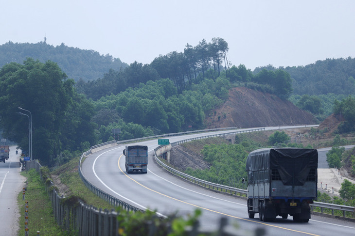 Cao tốc Cam Lộ - La Sơn 2 làn xe qua Thừa Thiên Huế Cao tốc Cam Lộ - La Sơn 2 làn xe qua Thừa Thiên Huế