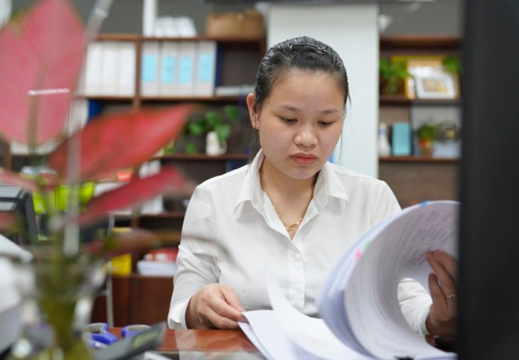 Công chức làm việc tại bộ phận một cửa, Trung tâm Hành chính TP. Đà Nẵng